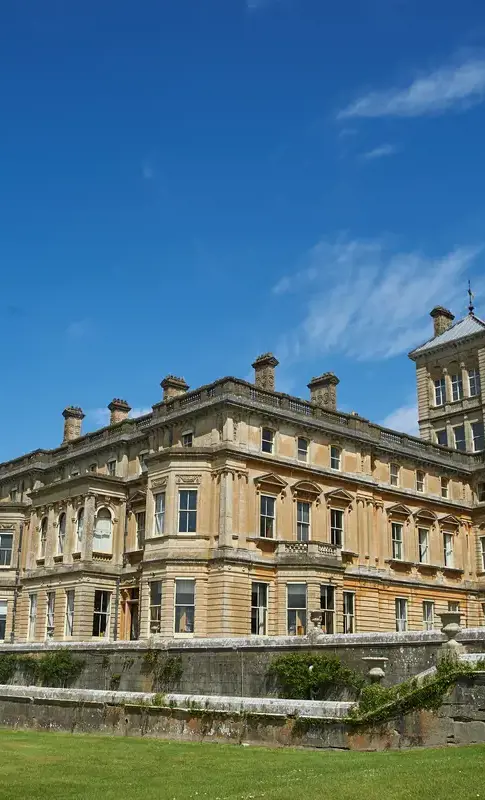 Rendcomb College grounds